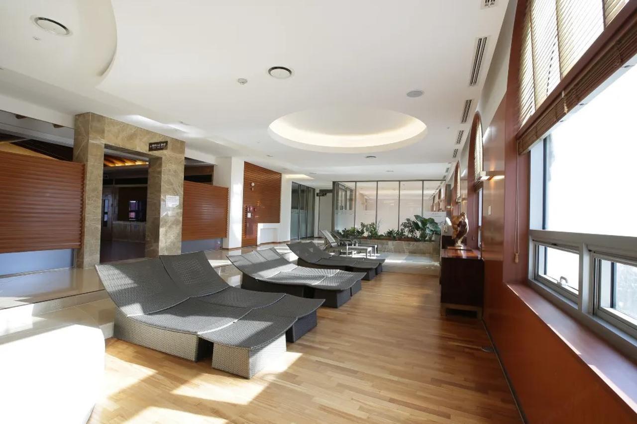 Pineridge Hotel Сокчо Екстериор снимка