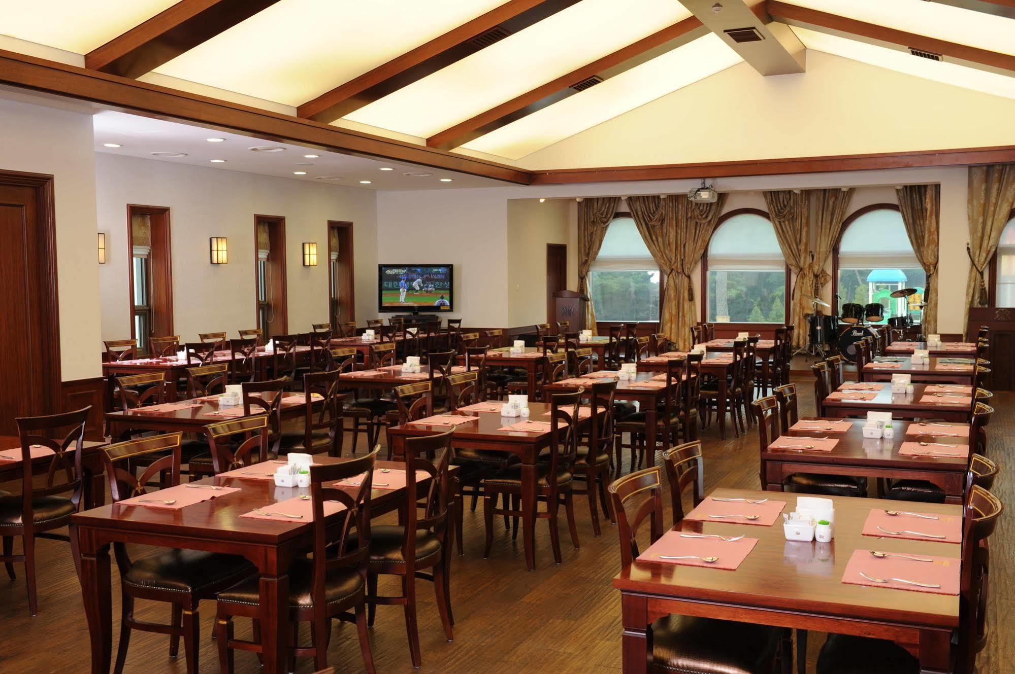 Pineridge Hotel Сокчо Екстериор снимка