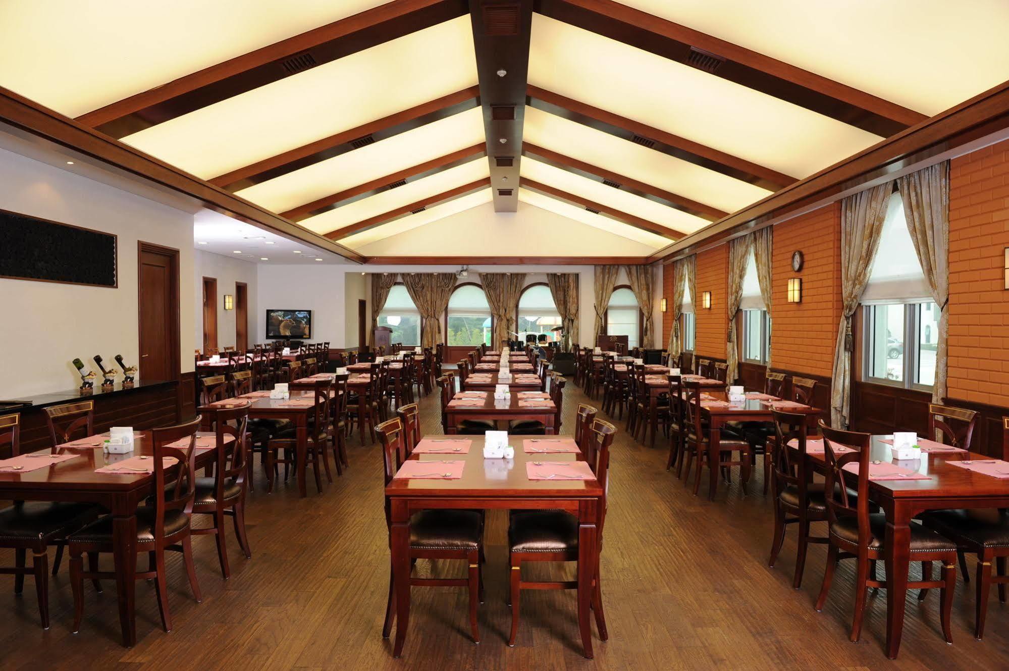 Pineridge Hotel Сокчо Екстериор снимка