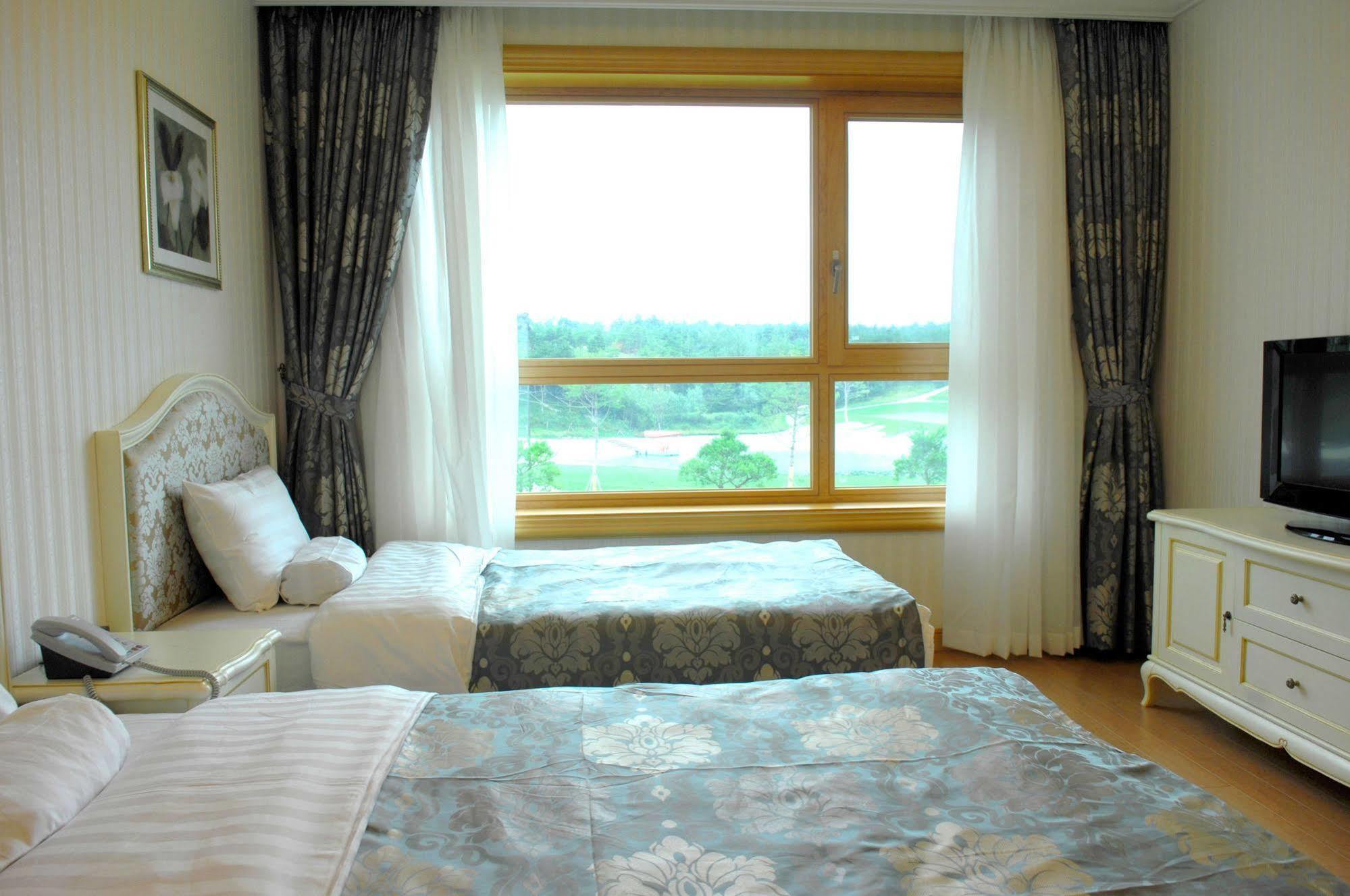 Pineridge Hotel Сокчо Екстериор снимка