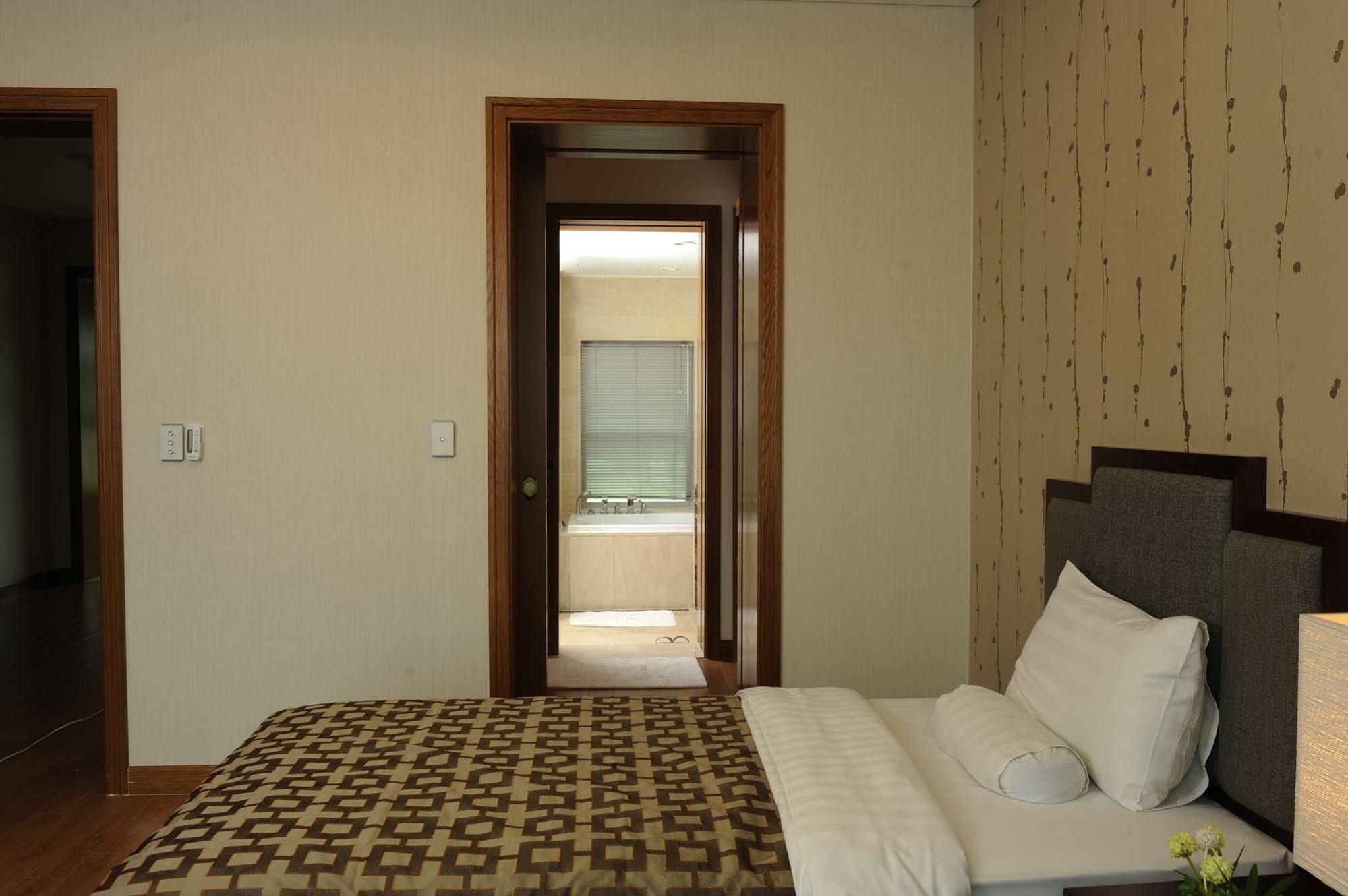 Pineridge Hotel Сокчо Екстериор снимка