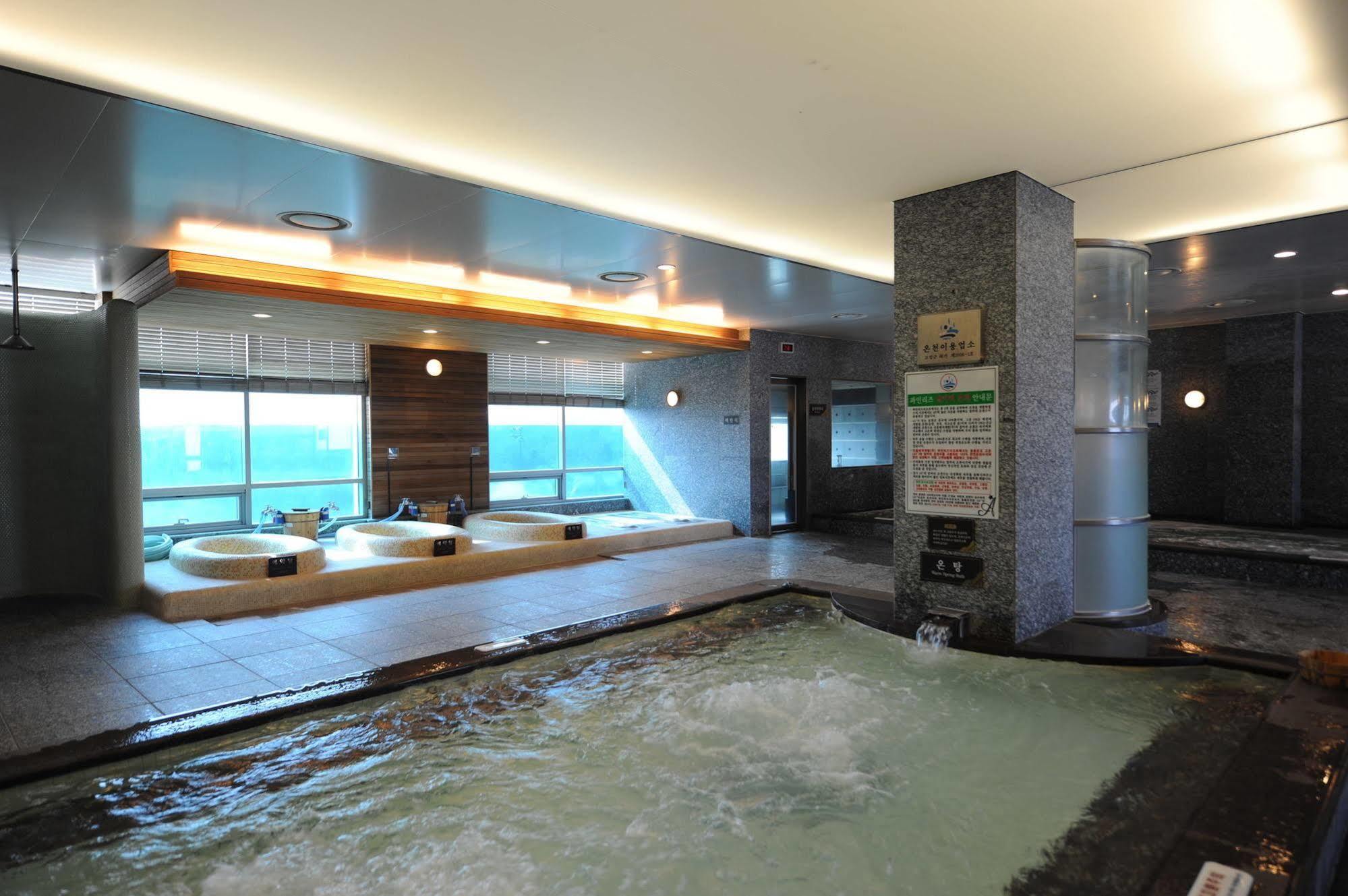 Pineridge Hotel Сокчо Екстериор снимка