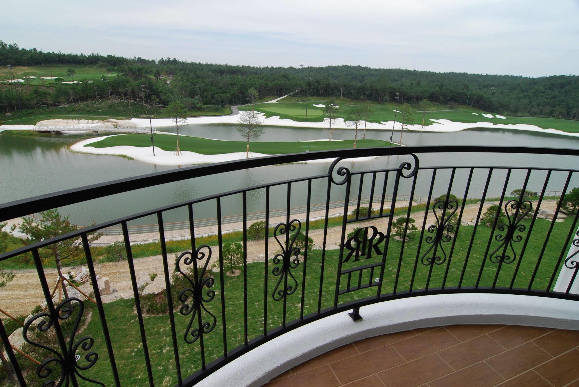 Pineridge Hotel Сокчо Екстериор снимка