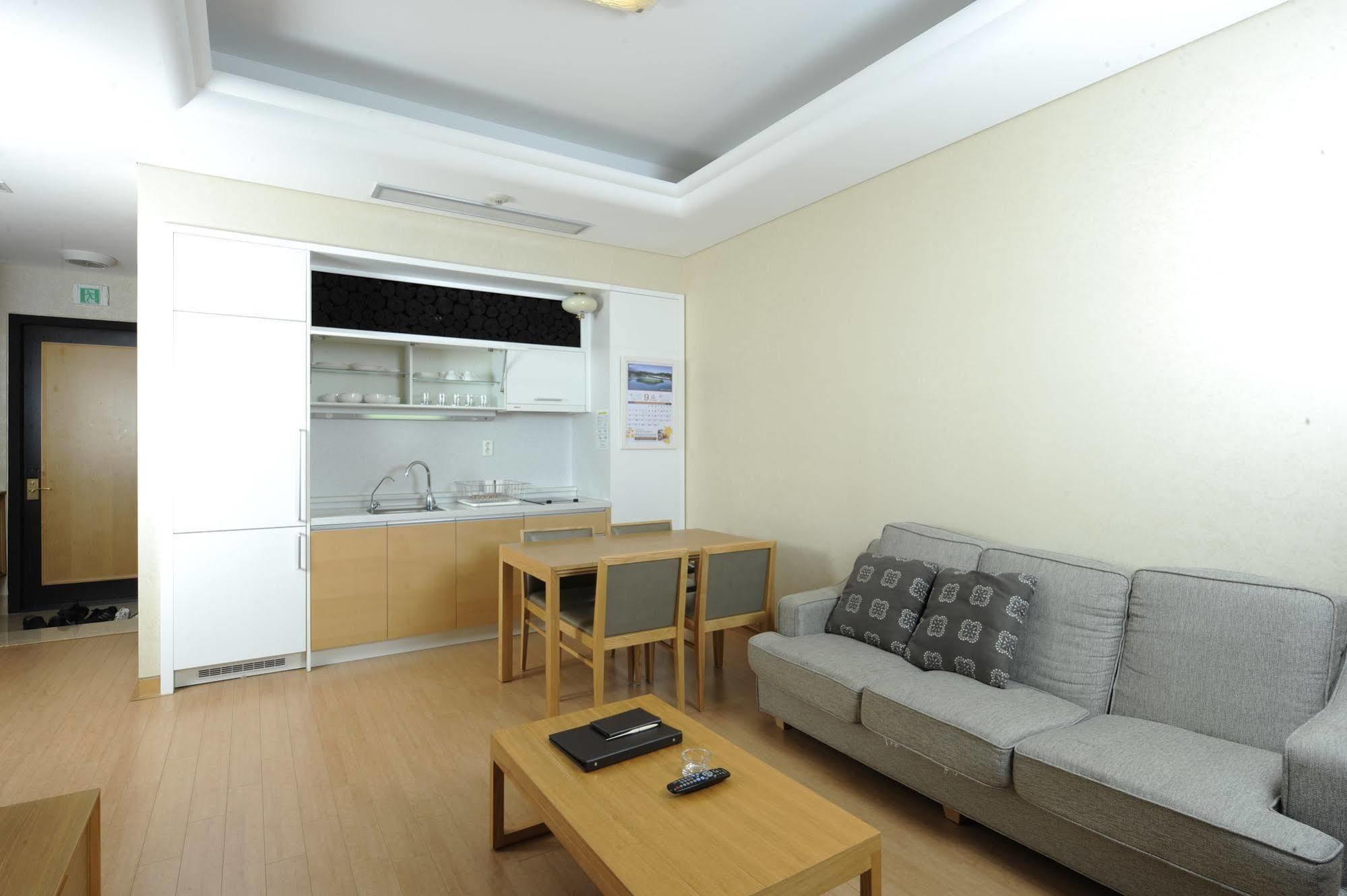 Pineridge Hotel Сокчо Екстериор снимка