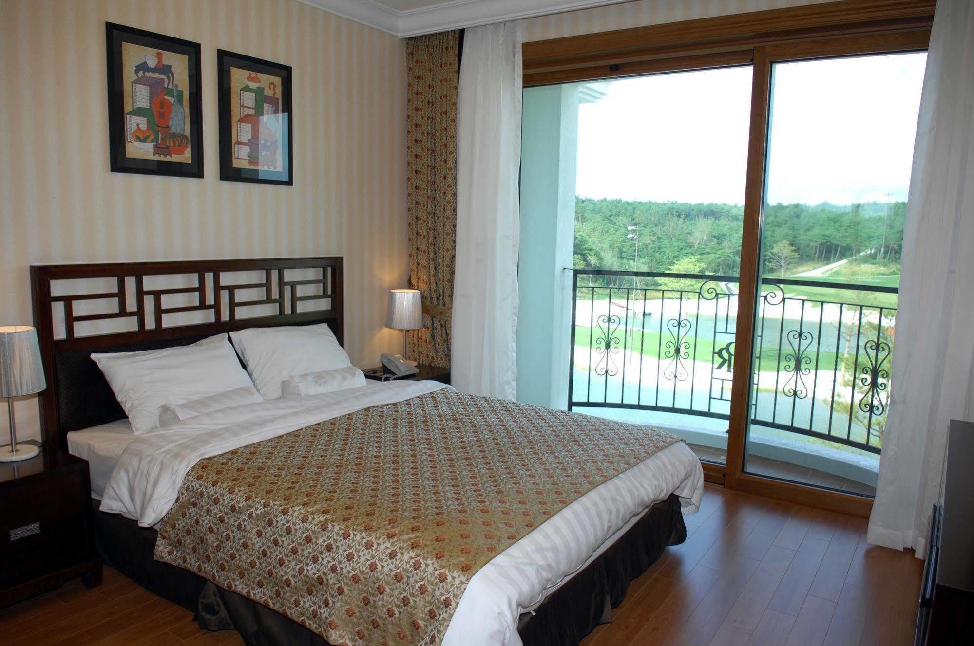 Pineridge Hotel Сокчо Екстериор снимка
